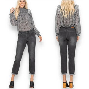 Judy Blue 88130 Boy Friend Fit Black Handsand Cuffed Straight Leg Size 15/32